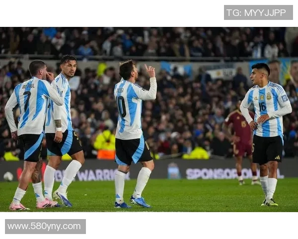 阿根廷队连胜锁定小组第一梅西选择轮休备战后续赛事